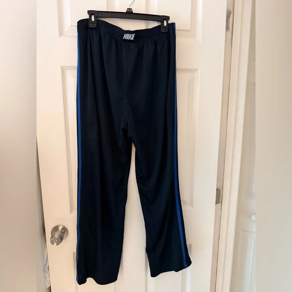 Nike Men's Dark Blue Joggers with Stripe Accents - Picture 7 of 9